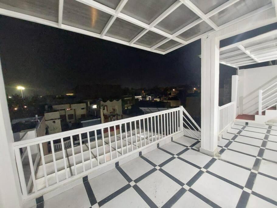 Apartment Ram Sadan - In The Heart Of The Jhansi